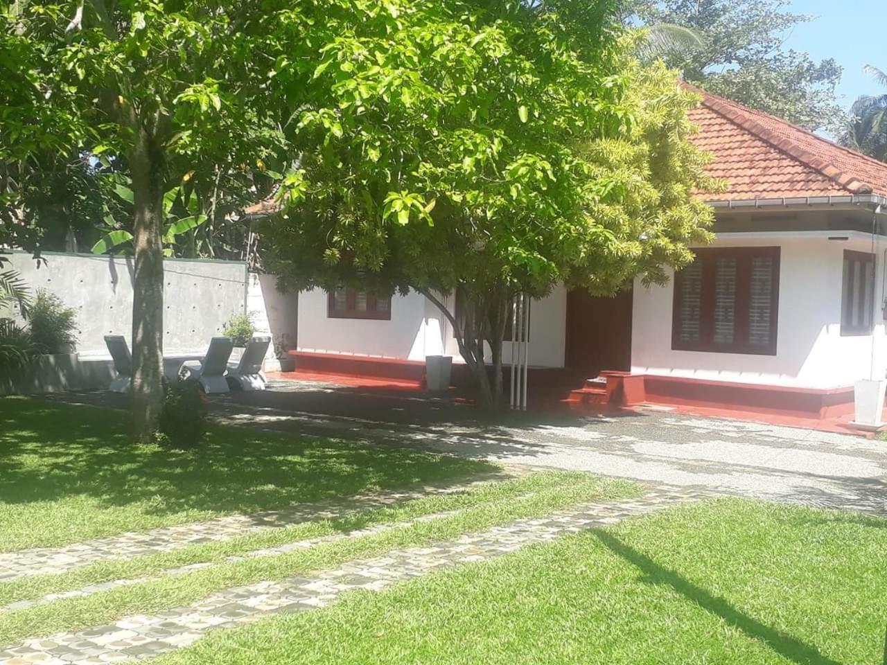Villa Lagoonedge 希克杜沃 外观 照片